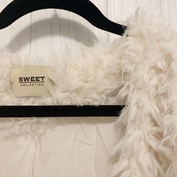 Sweet Collection white fur coat - Picture 2 of 3